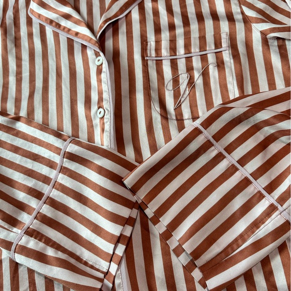 Victoria’s Secret Long Sleeve Sleep Shirt Size Small Red and Pink Striped - Picture 5 of 9